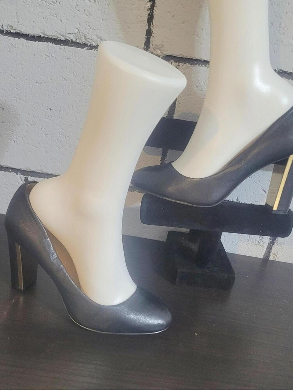 BANANA REPUBLIC Black  Leather Heels Sz 7.5 - Picture 2 of 8